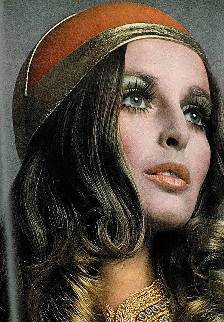 1970 S Influence Hair And Make Up Are Back In Style